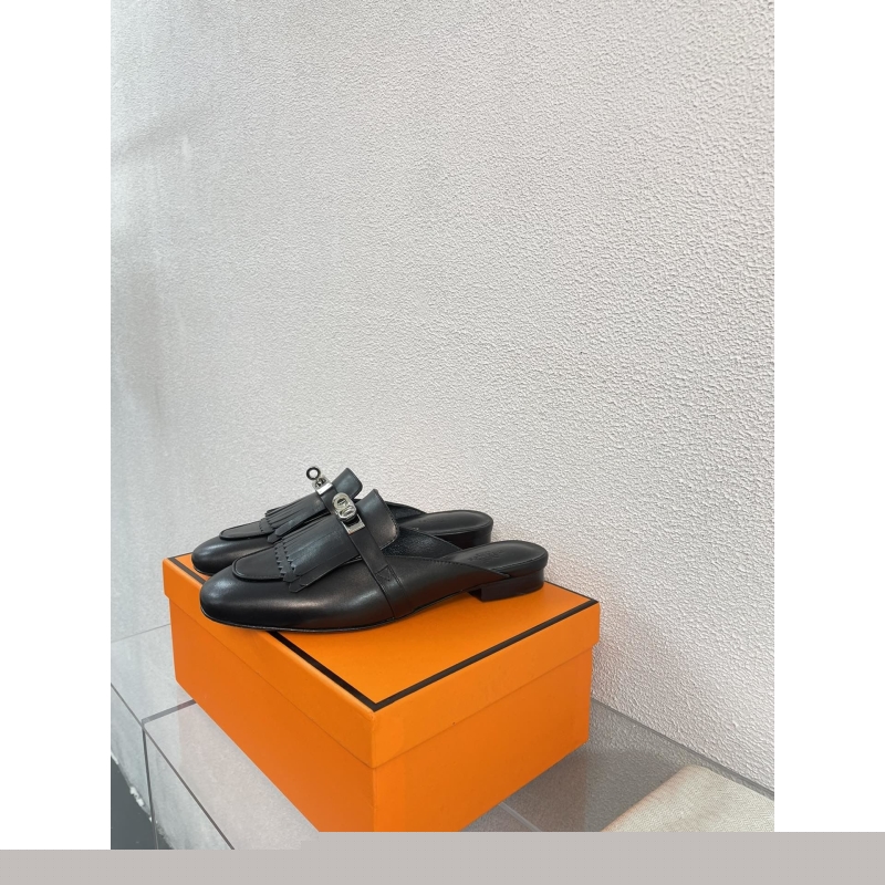 H**mes slippers
